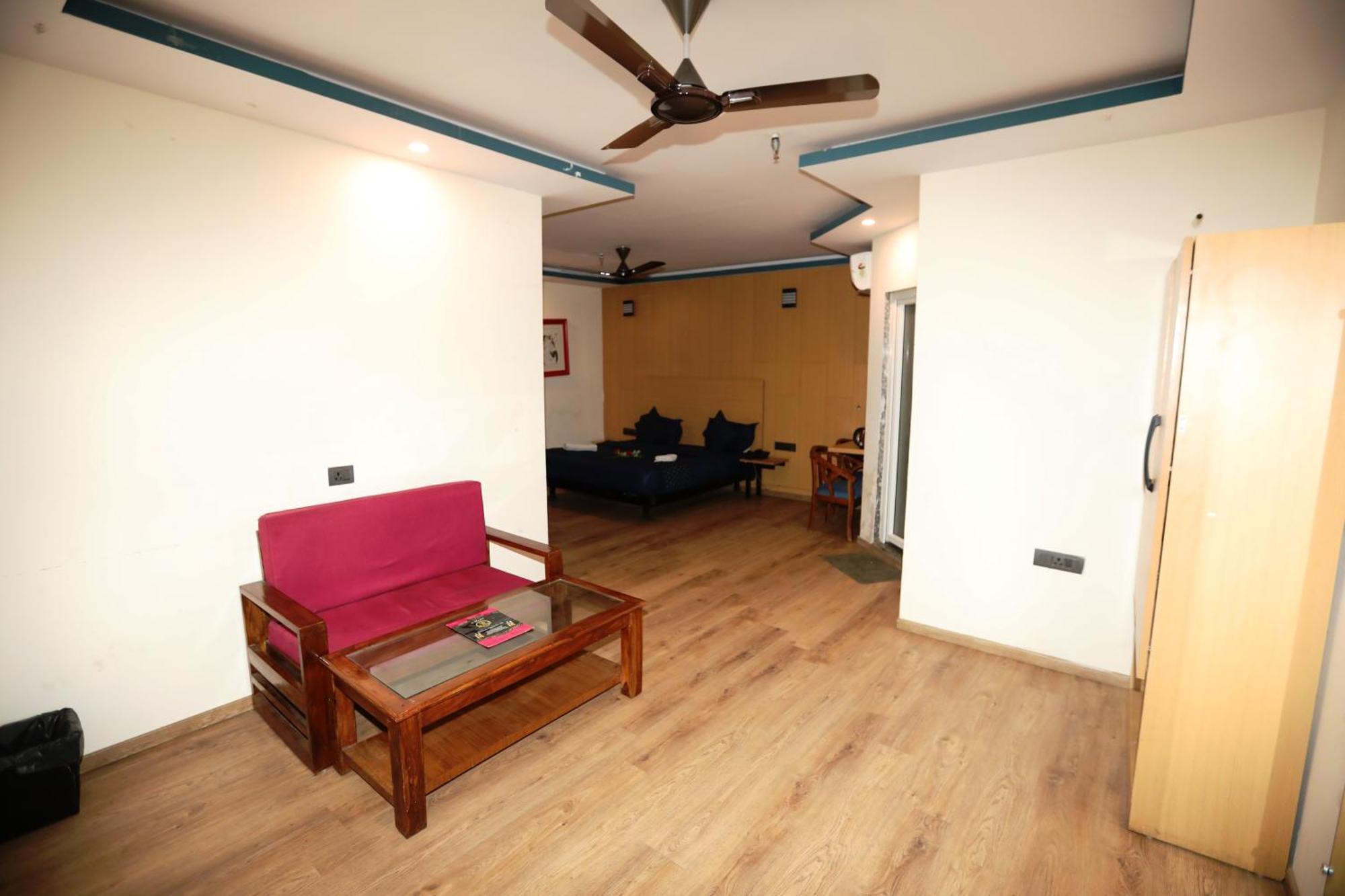 Hotel Noida Grand Sec 58 Exterior photo