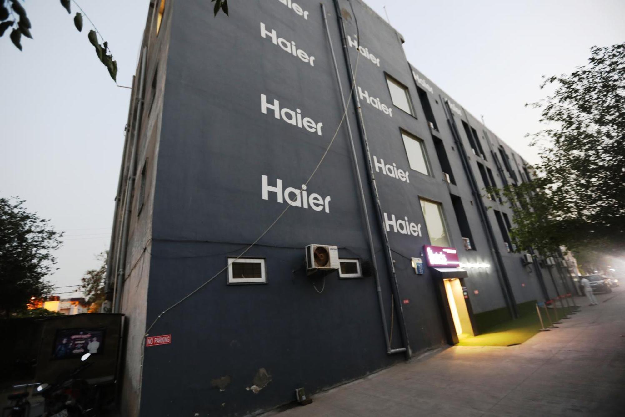 Hotel Noida Grand Sec 58 Exterior photo